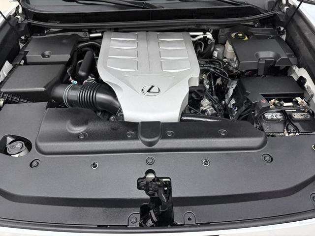 Photo of 2019 White Lexus GX 460