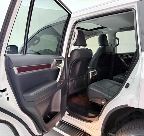 Photo of 2019 White Lexus GX 460