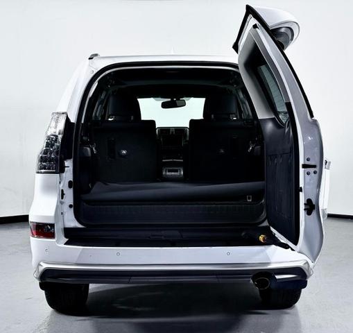 Photo of 2019 White Lexus GX 460