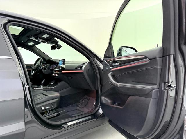 Photo of 2019 Gray BMW X4