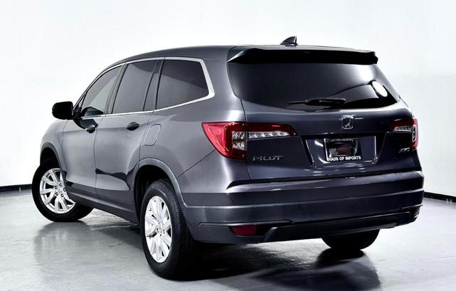 Photo of 2019 Gray Honda Pilot