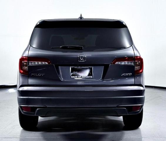Photo of 2019 Gray Honda Pilot