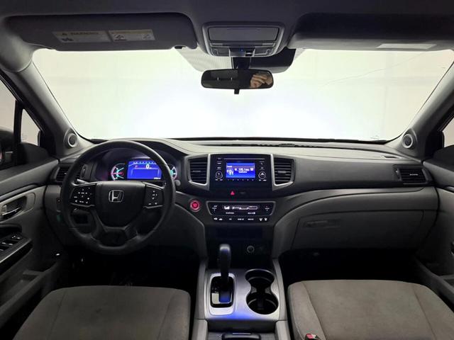 Photo of 2019 Gray Honda Pilot