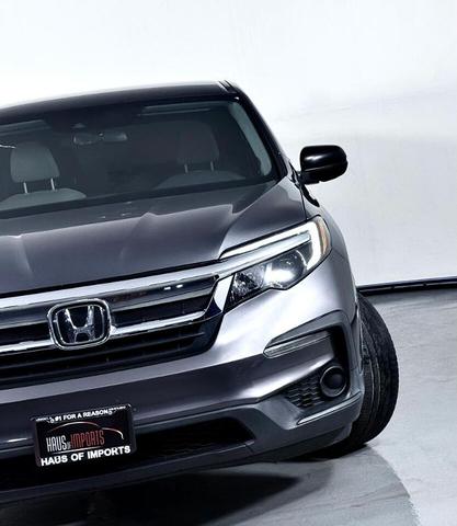 Photo of 2019 Gray Honda Pilot