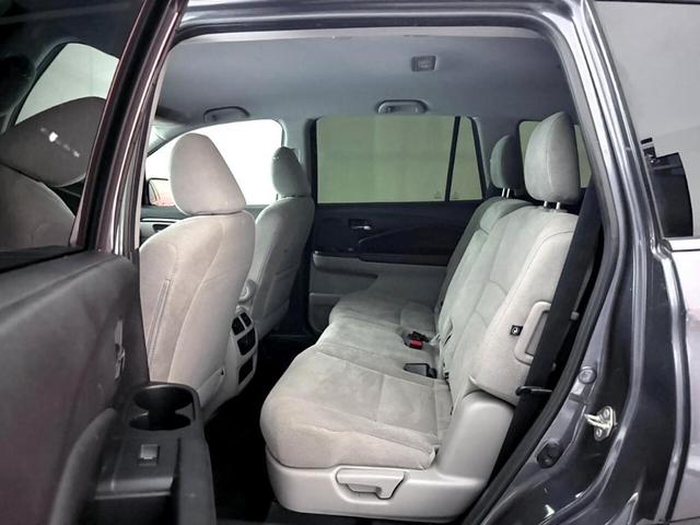 Photo of 2019 Gray Honda Pilot