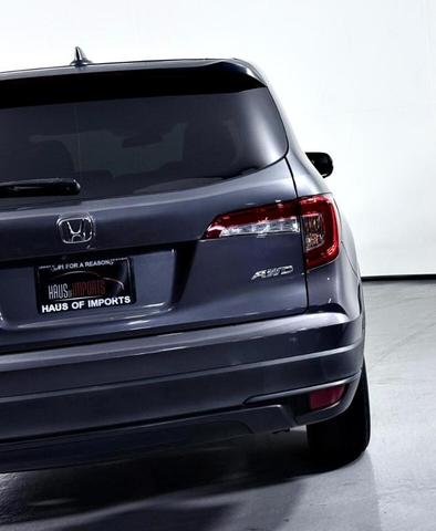 Photo of 2019 Gray Honda Pilot