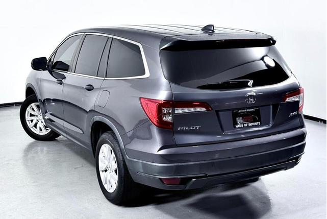 Photo of 2019 Gray Honda Pilot
