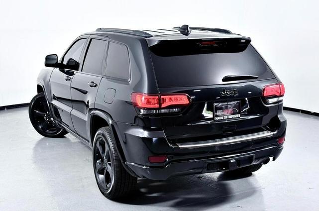 Photo of 2016 Black Jeep Grand Cherokee