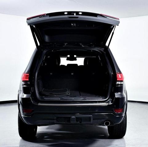 Photo of 2016 Black Jeep Grand Cherokee