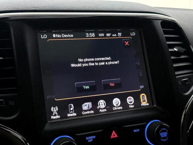 Photo of 2016 Black Jeep Grand Cherokee