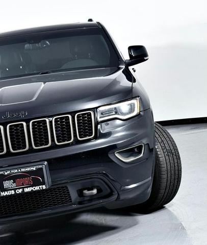 Photo of 2016 Black Jeep Grand Cherokee