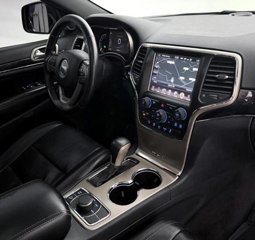 Photo of 2016 Black Jeep Grand Cherokee