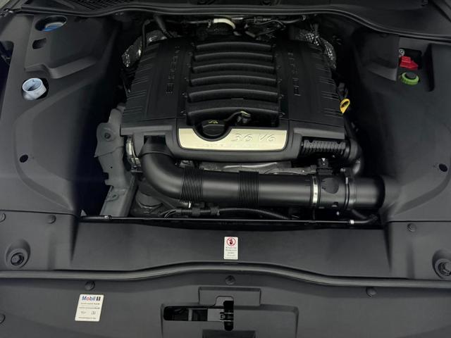 Photo of 2018 White Porsche Cayenne