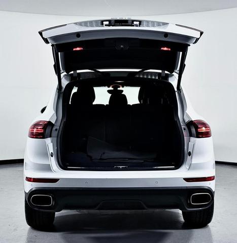 Photo of 2018 White Porsche Cayenne