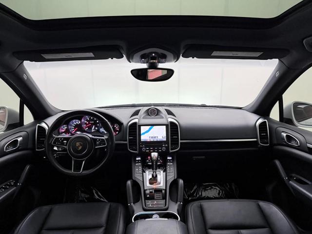 Photo of 2018 White Porsche Cayenne