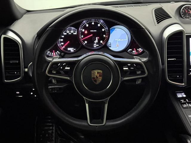 Photo of 2018 White Porsche Cayenne