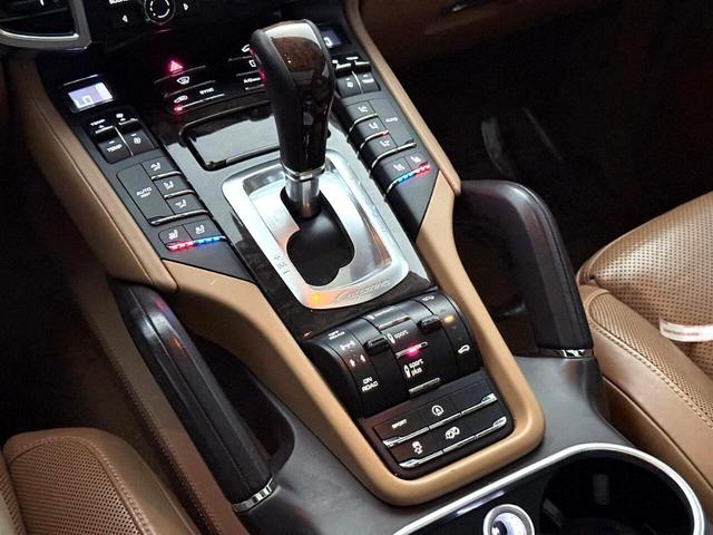 Photo of 2016 Blue Porsche Cayenne