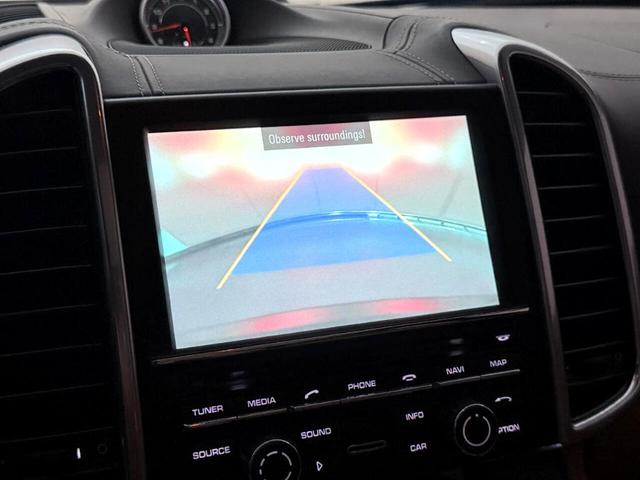 Photo of 2016 Blue Porsche Cayenne