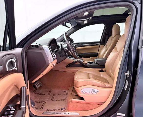Photo of 2016 Blue Porsche Cayenne