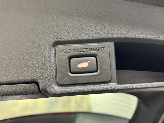Photo of 2023 Platinum White Pearl Acura RDX