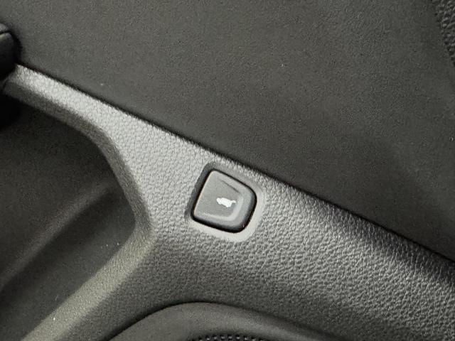 Photo of 2025 Solar Silver Metallic Acura RDX