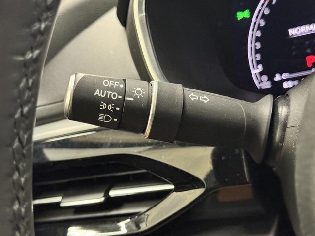 Photo of 2023 Platinum White Pearl Acura MDX