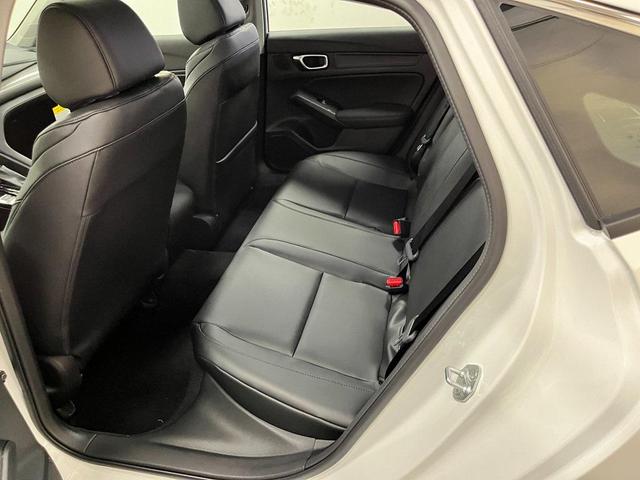 Photo of 2025 Platinum White Pearl Acura Integra