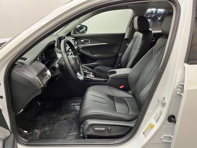Photo of 2025 Platinum White Pearl Acura Integra