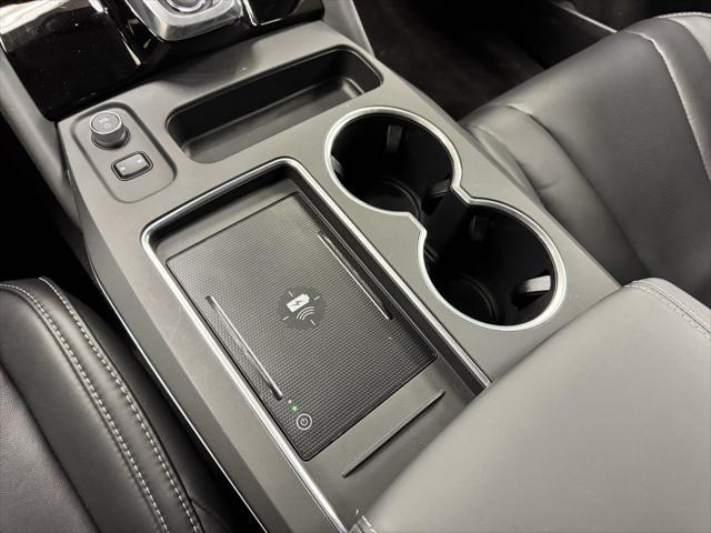 Photo of 2025 Platinum White Pearl Acura MDX