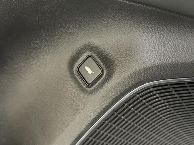 Photo of 2025 Platinum White Pearl Acura MDX
