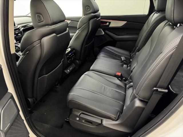 Photo of 2025 Platinum White Pearl Acura MDX