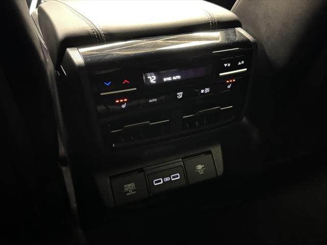 Photo of 2023 Lunar Silver Metallic Acura MDX