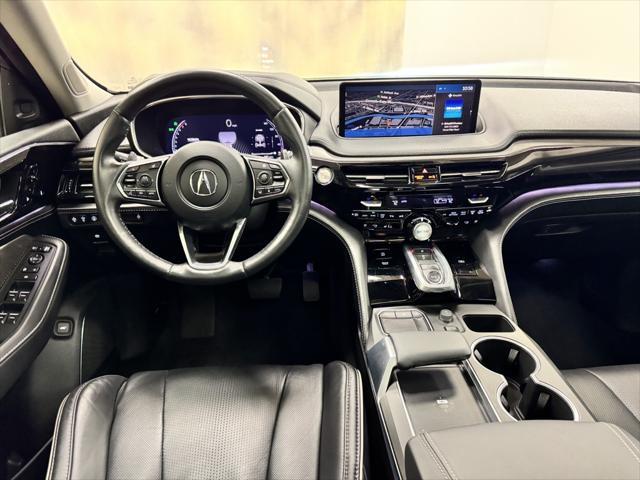 Photo of 2023 Lunar Silver Metallic Acura MDX