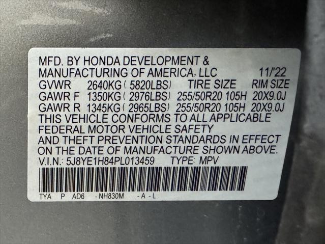 Photo of 2023 Lunar Silver Metallic Acura MDX