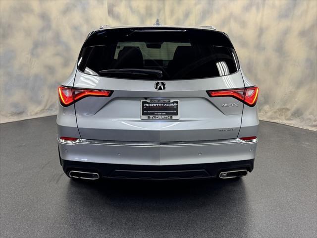 Photo of 2023 Lunar Silver Metallic Acura MDX