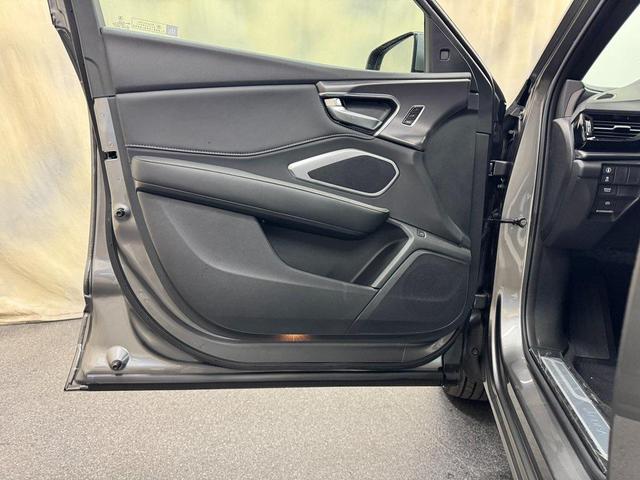 Photo of 2025 Liquid Carbon Metallic Acura RDX