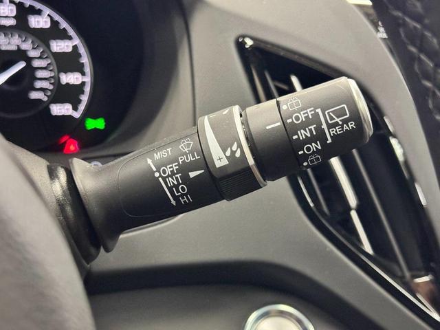 Photo of 2025 Liquid Carbon Metallic Acura RDX