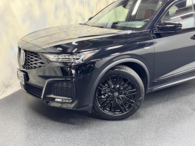 Photo of 2026 Majestic Black Pearl Acura MDX