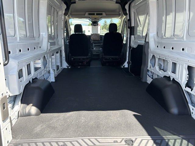 Photo of 2025 Oxford White Ford Transit-250