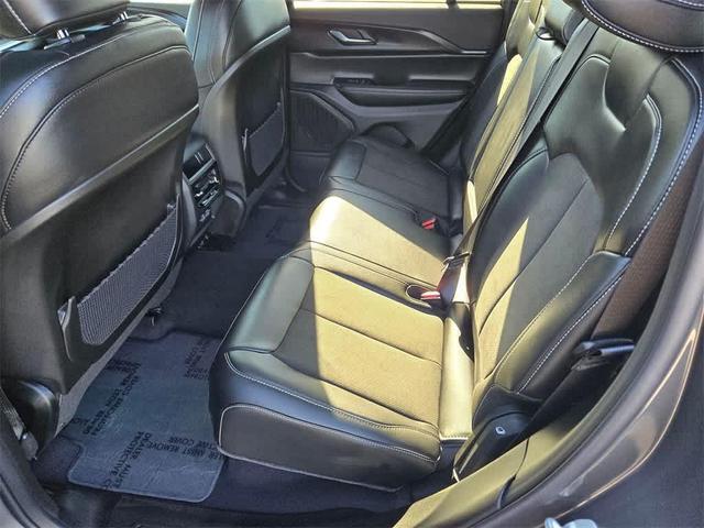 Photo of 2025 Metallic Jeep Grand Cherokee