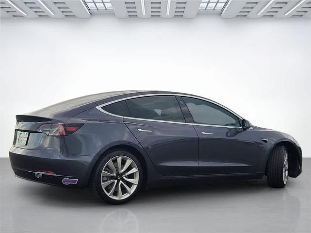 Photo of 2018 Gray Tesla Model 3