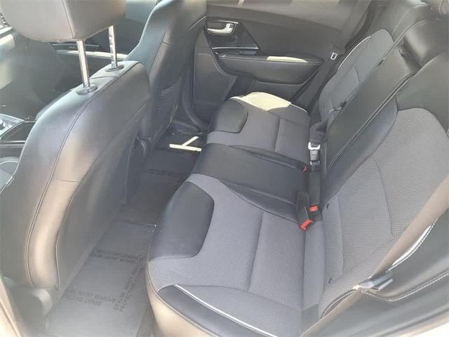 Photo of 2022 Snow White Pearl Kia Niro EV