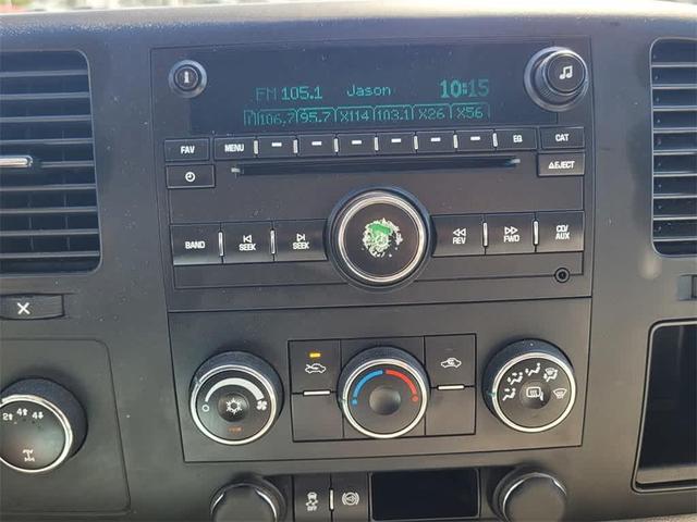 Photo of 2013 Silver Ice Metallic Chevrolet Silverado 2500