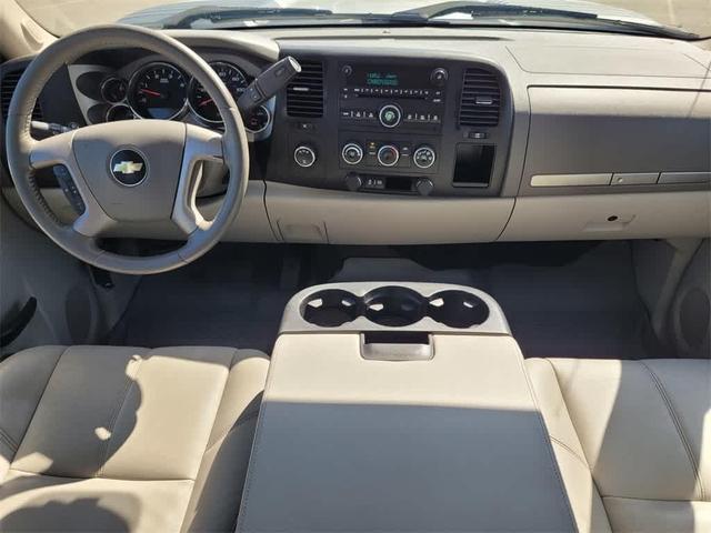 Photo of 2013 Silver Ice Metallic Chevrolet Silverado 2500