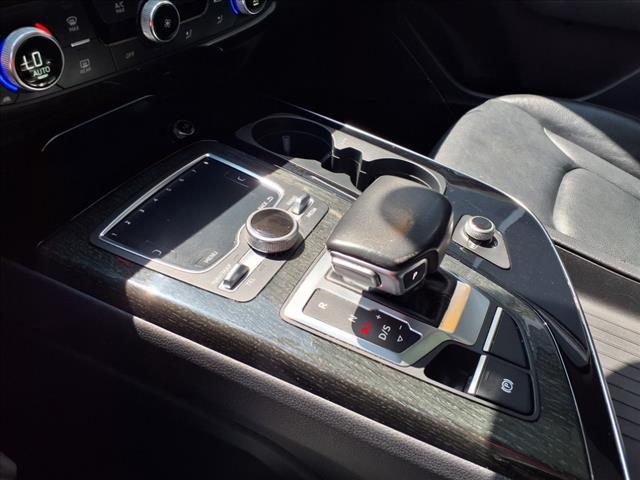 Photo of 2019 Black Audi Q7