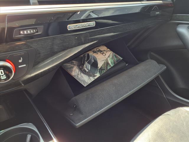 Photo of 2019 Black Audi Q7