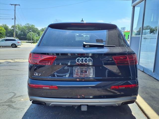 Photo of 2019 Black Audi Q7
