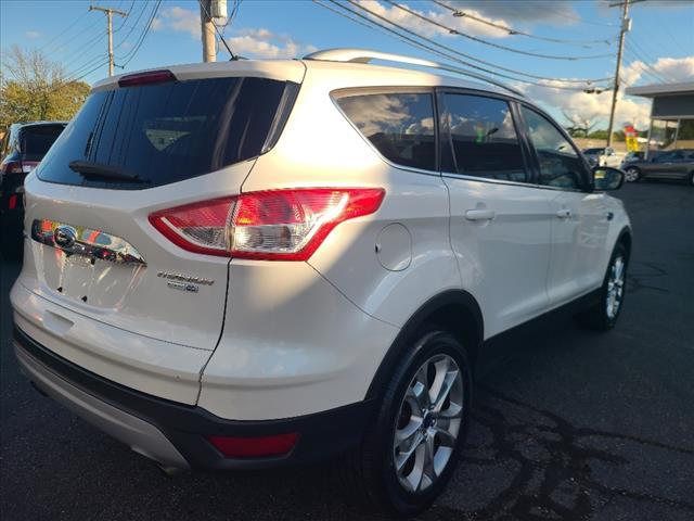 Photo of 2015 White Platinum Metallic Tri-Coat Ford Escape
