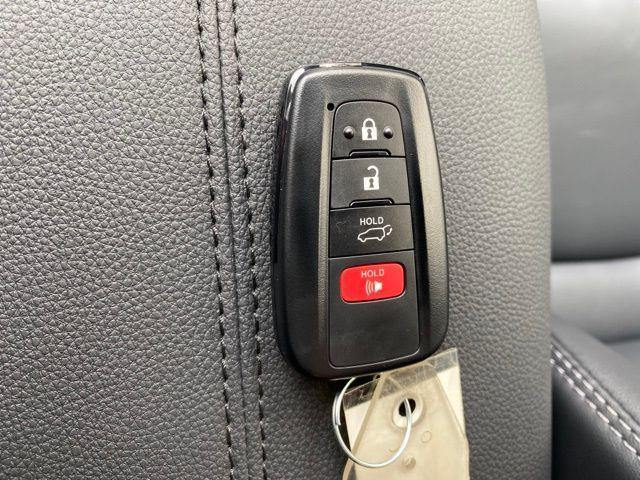 Photo of 2025 White Toyota RAV4