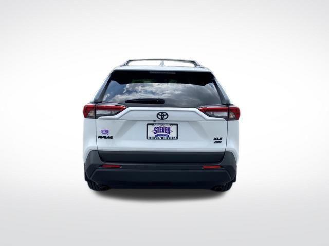 Photo of 2025 White Toyota RAV4